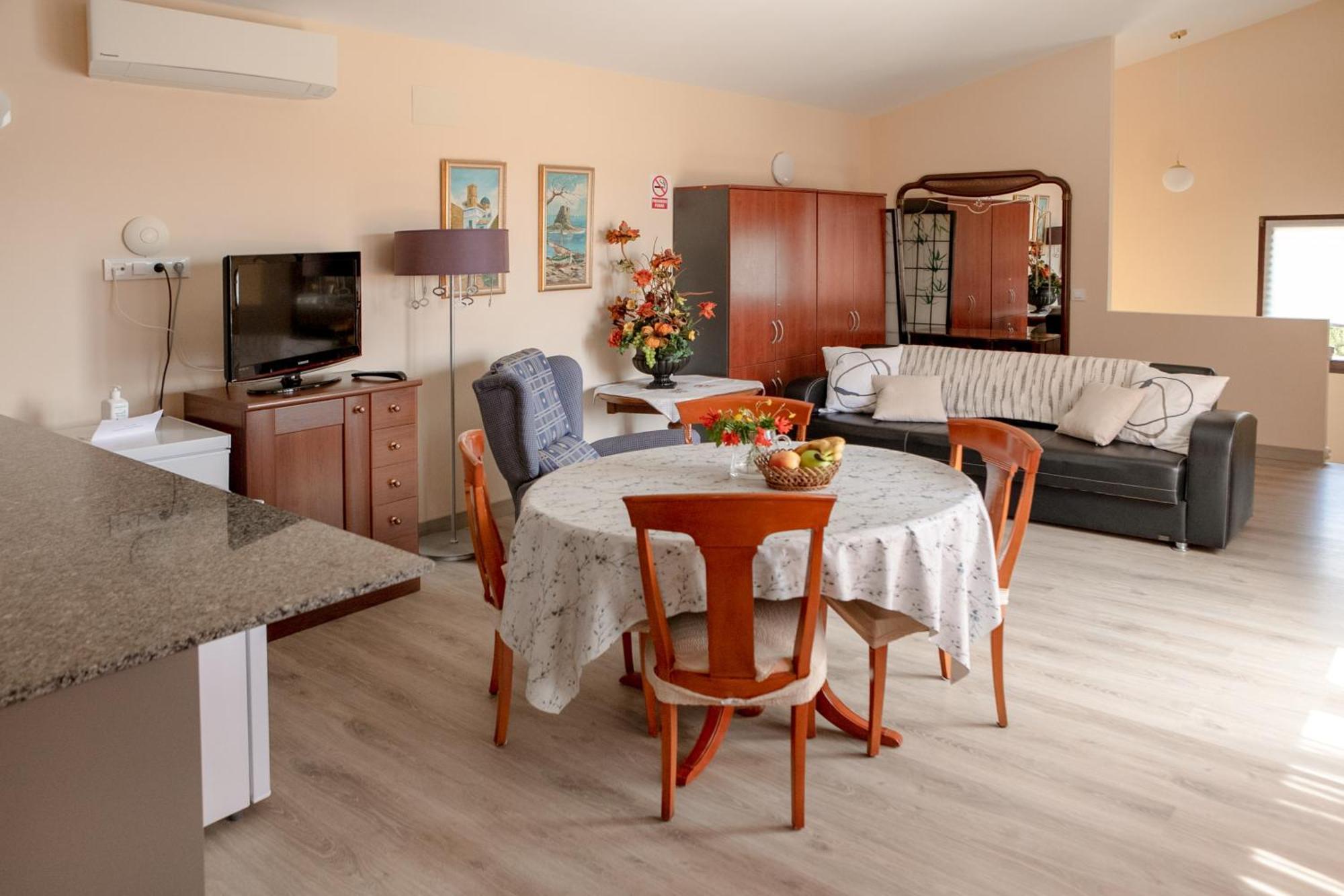 קלפה La Amistad Apartamento En Chalet Con Piscina Compartida מראה חיצוני תמונה